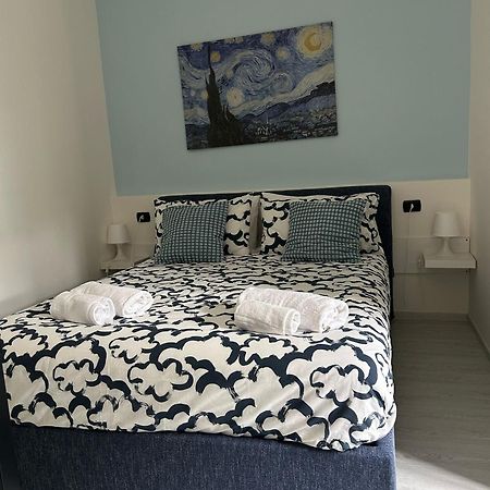 Casa Giulietta Hotell Desenzano del Garda Exteriör bild