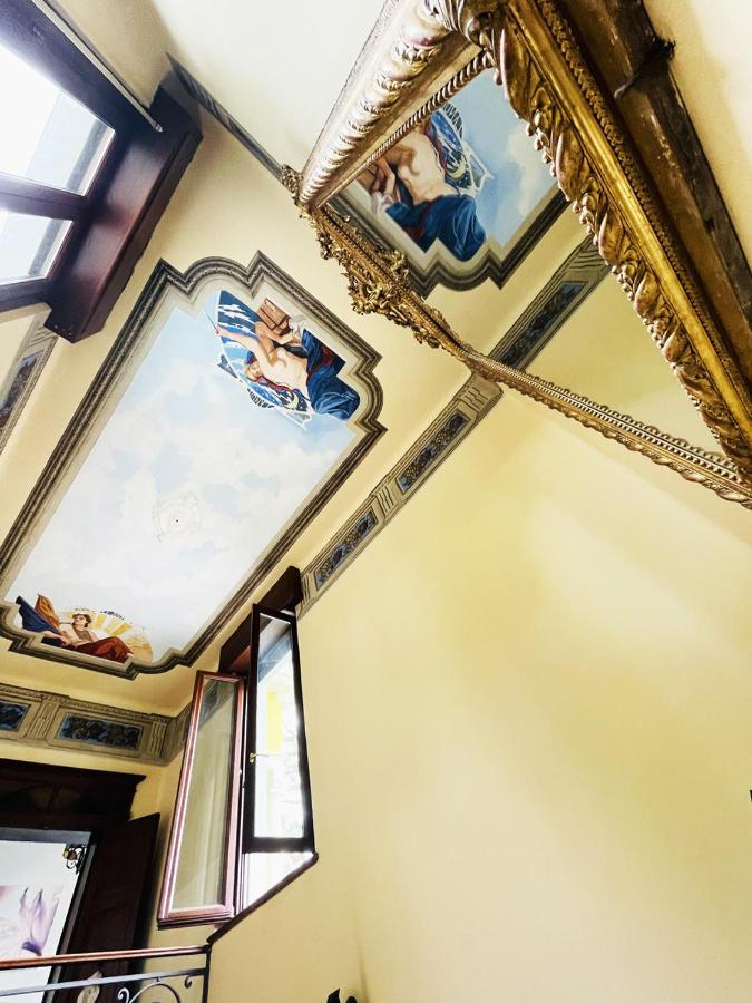 Casa Giulietta Hotell Desenzano del Garda Exteriör bild