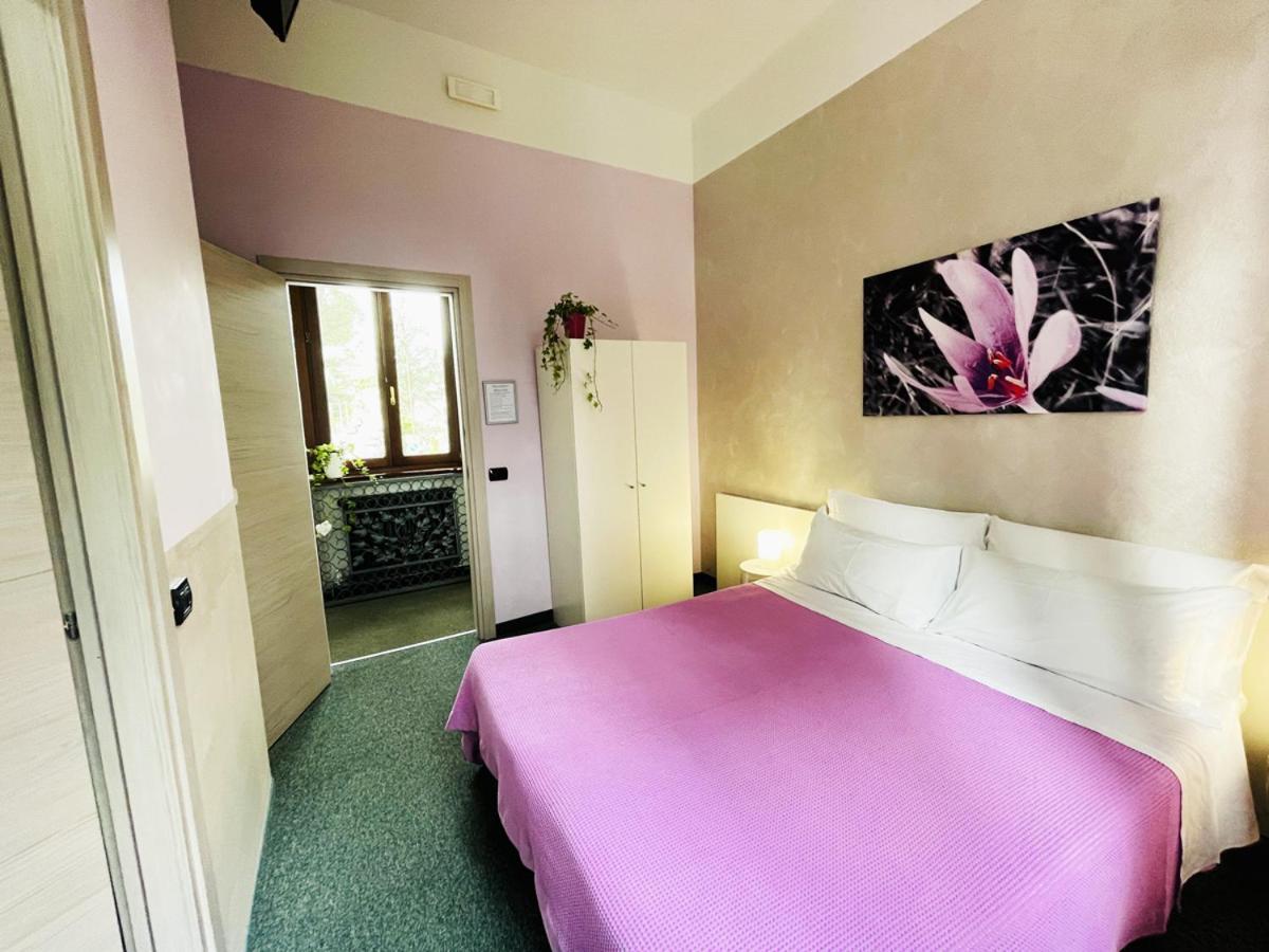 Casa Giulietta Hotell Desenzano del Garda Exteriör bild