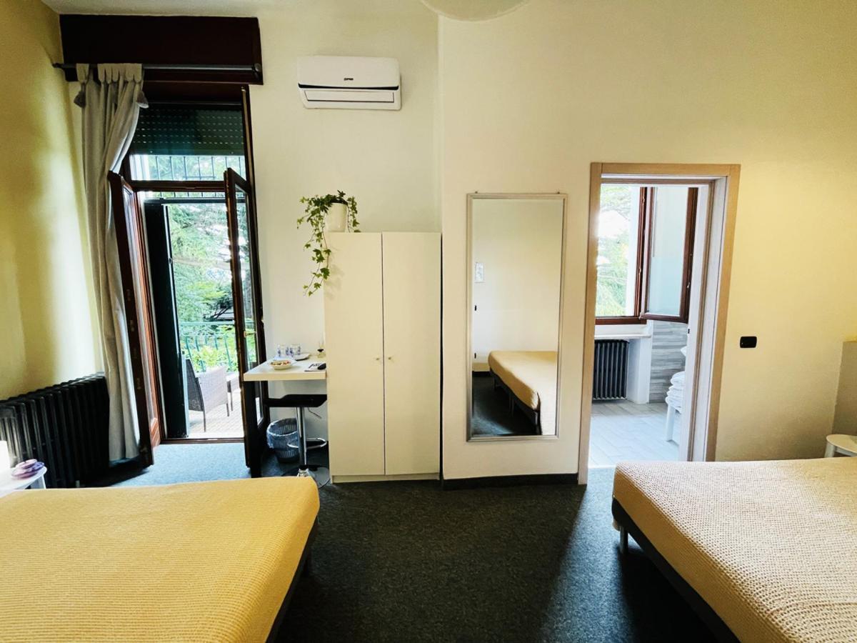 Casa Giulietta Hotell Desenzano del Garda Exteriör bild