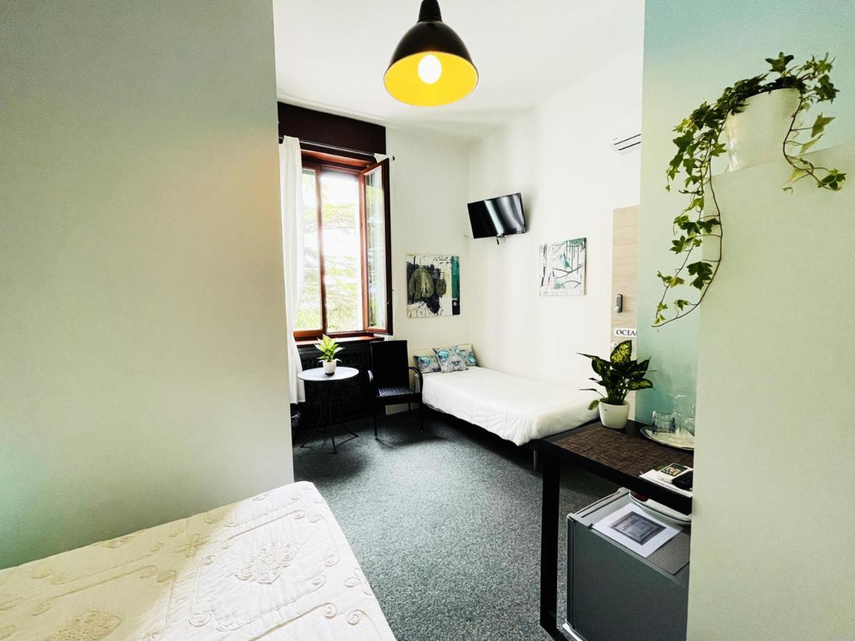 Casa Giulietta Hotell Desenzano del Garda Exteriör bild