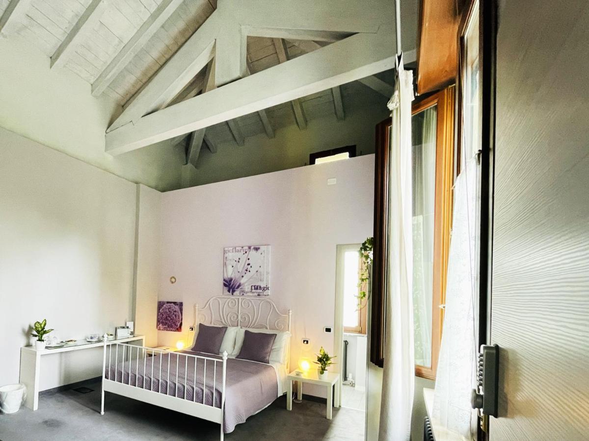 Casa Giulietta Hotell Desenzano del Garda Exteriör bild