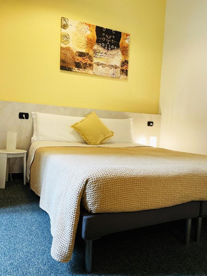 Casa Giulietta Hotell Desenzano del Garda Exteriör bild