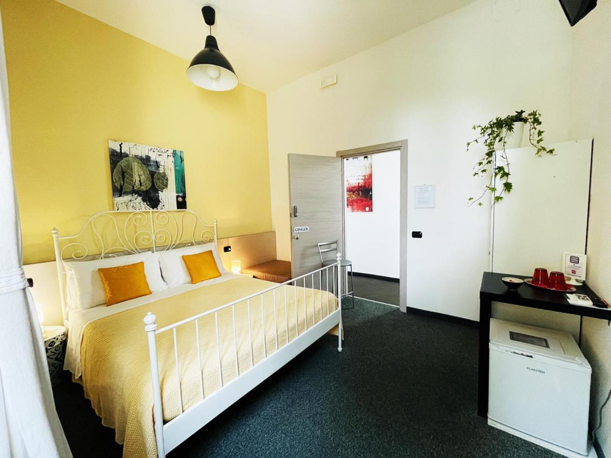 Casa Giulietta Hotell Desenzano del Garda Exteriör bild