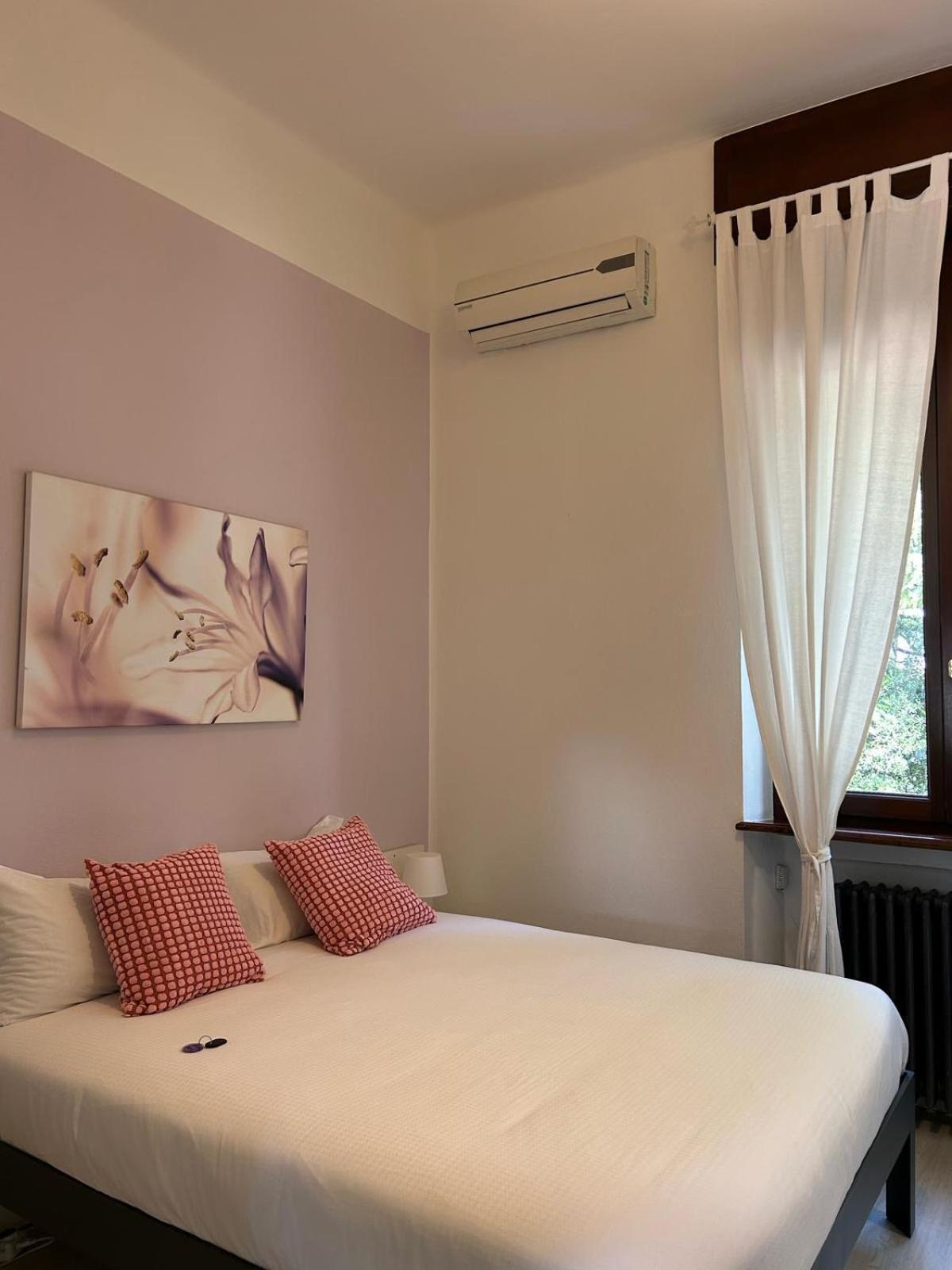Casa Giulietta Hotell Desenzano del Garda Exteriör bild