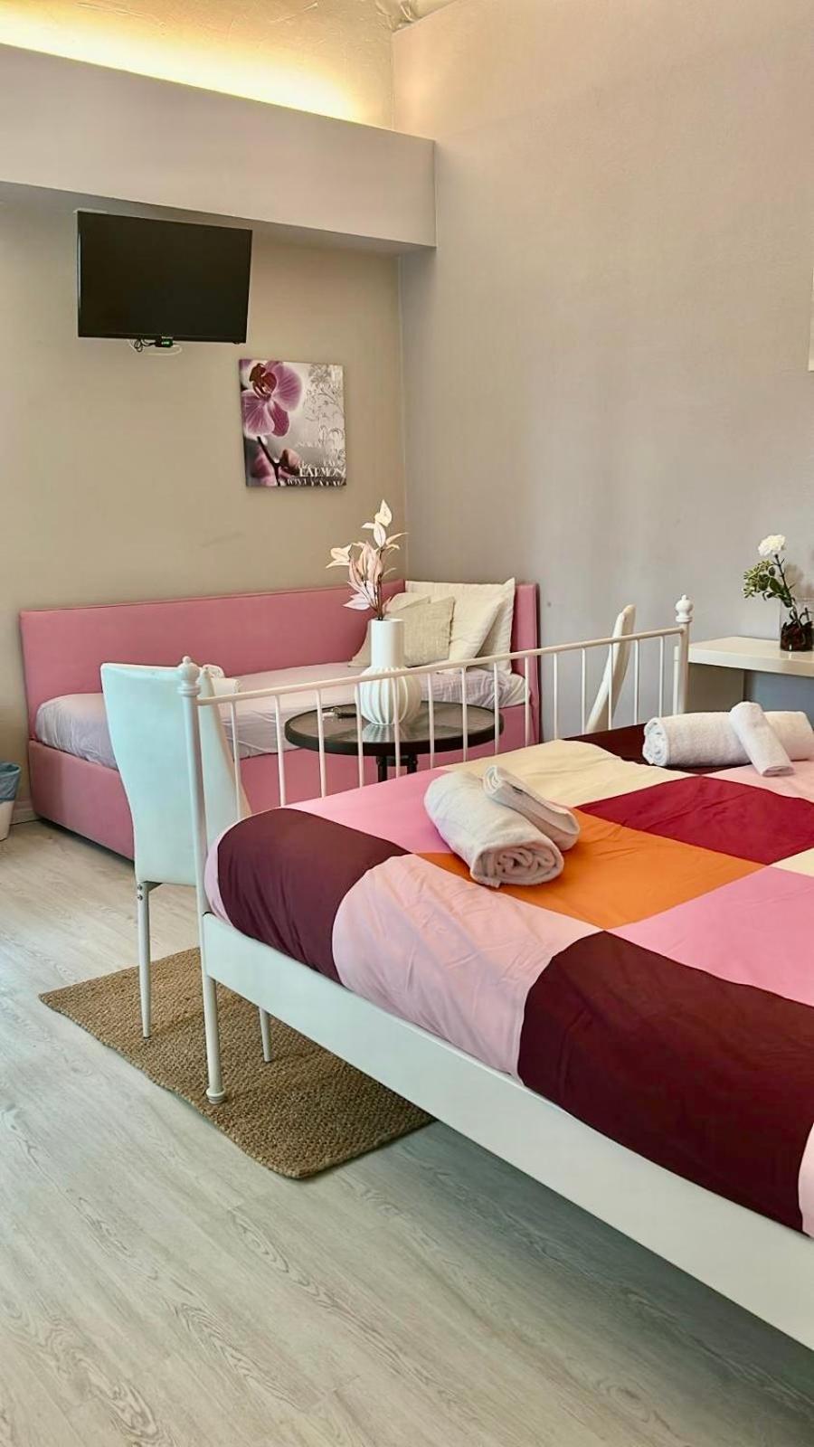Casa Giulietta Hotell Desenzano del Garda Exteriör bild
