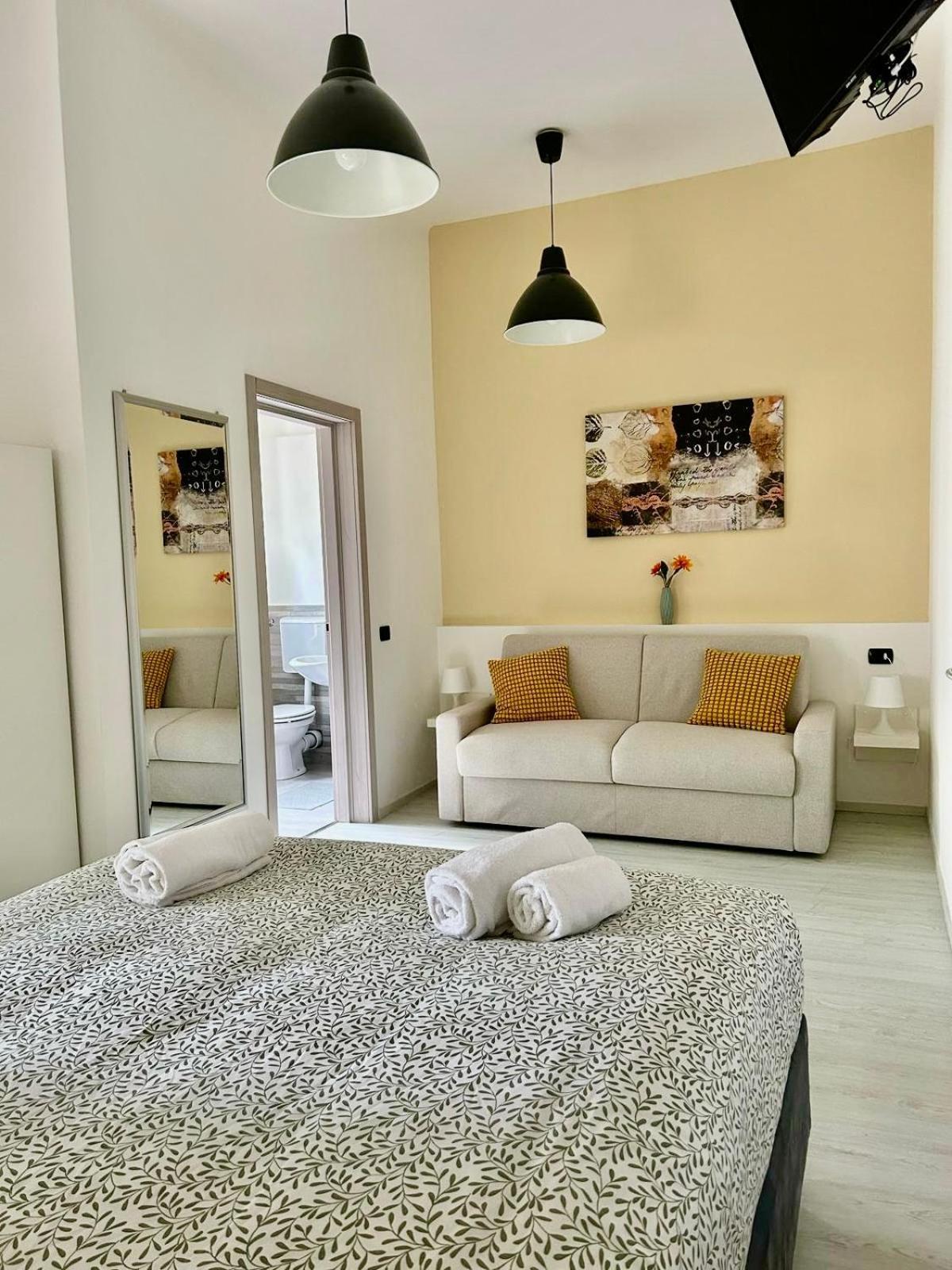 Casa Giulietta Hotell Desenzano del Garda Exteriör bild