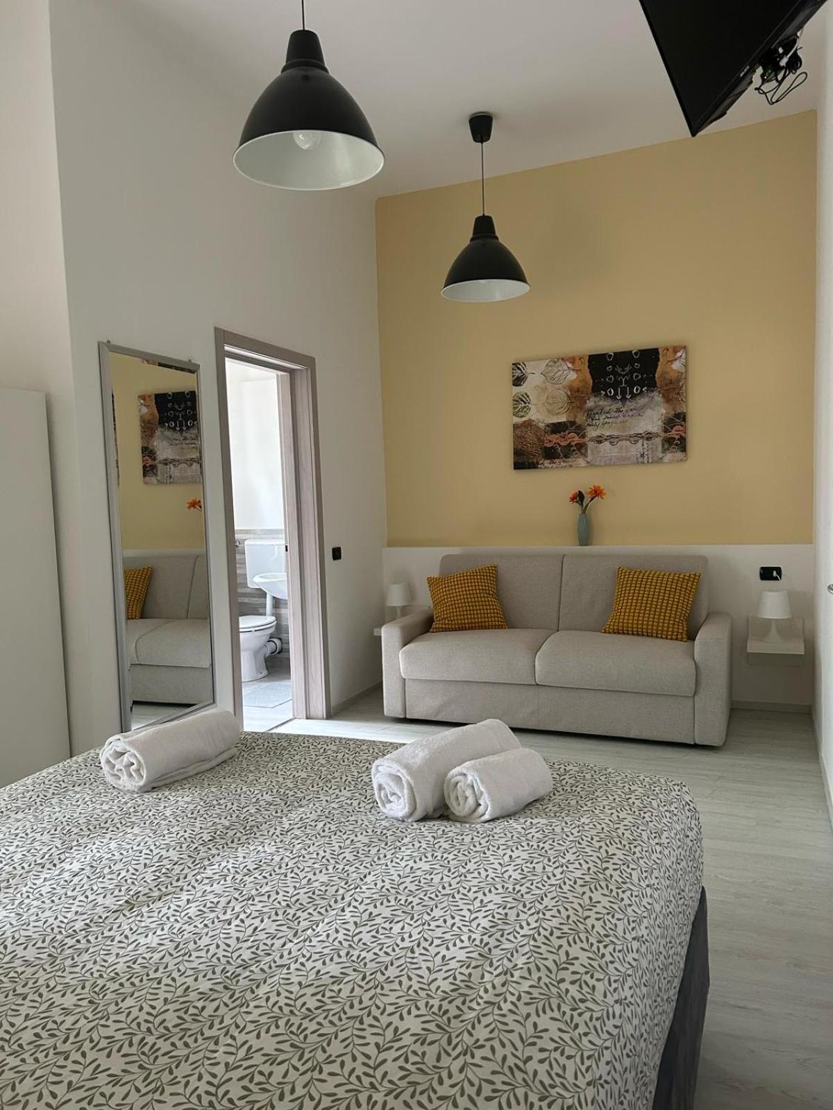 Casa Giulietta Hotell Desenzano del Garda Exteriör bild