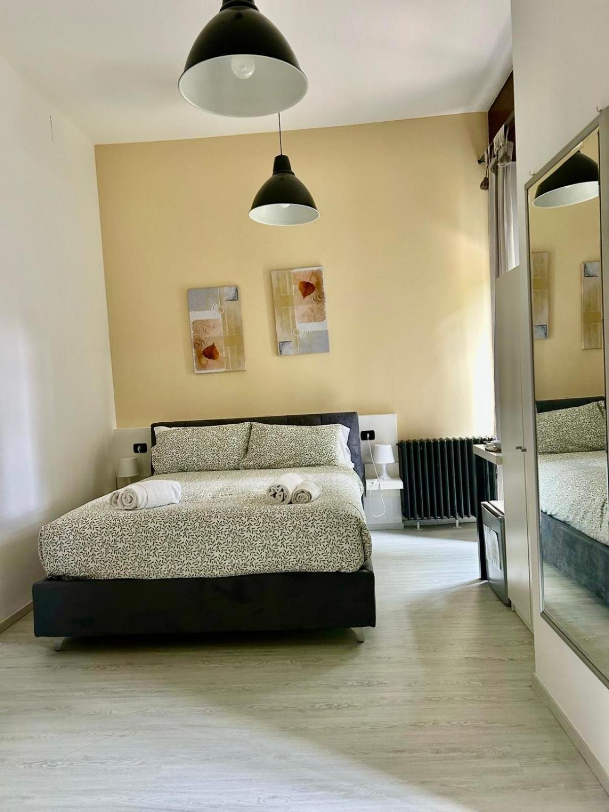 Casa Giulietta Hotell Desenzano del Garda Exteriör bild